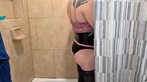 Snapshot of andrewo4277 chatting on 03-08-26, 11:41 andrewo4277 online show from 03-08-26, 11:41