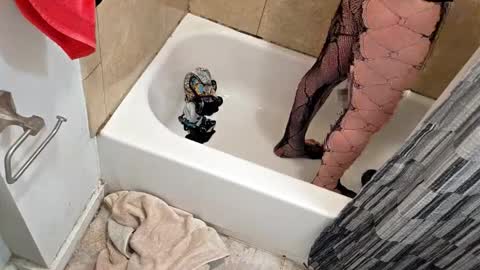 Snapshot of andrewo4277 chatting on 03-10-26, 01:10 andrewo4277 online show from 03-10-26, 01:10