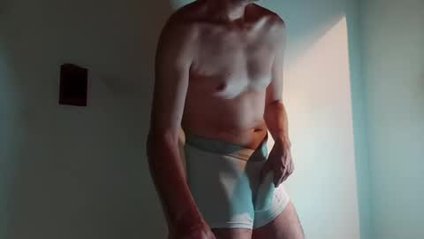 Snapshot of andrexmartinex chatting on 12-27-24, 02:58 Andres online show from 12-27-24, 02:58