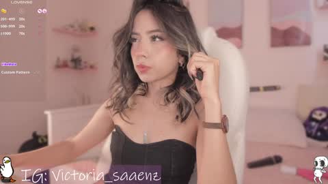 Snapshot of andromeedaa_ chatting on 02-06-25, 09:06 Victoria Senz online show from 02-06-25, 09:06