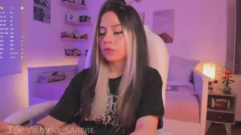 Victoria Senz  online show from 05-01-26, 04:11