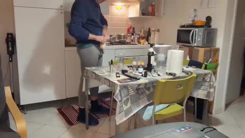 Snapshot of androx77 chatting on 12-18-24, 06:25 androx77 online show from 12-18-24, 06:25