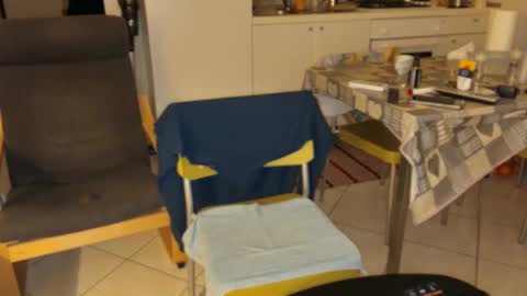 Snapshot of androx77 chatting on 12-19-24, 10:53 androx77 online show from 12-19-24, 10:53