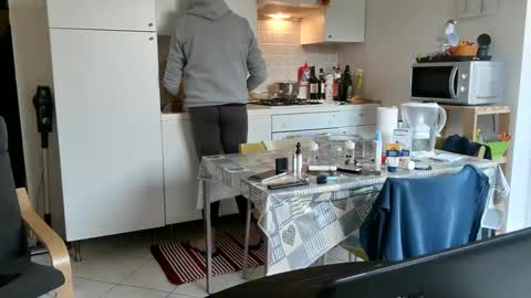 Snapshot of androx77 chatting on 12-22-24, 11:11 androx77 online show from 12-22-24, 11:11