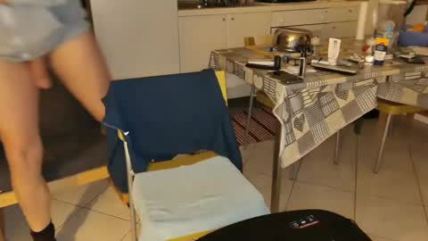 Snapshot of androx77 chatting on 12-24-24, 11:00 androx77 online show from 12-24-24, 11:00