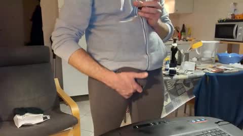 Snapshot of androx77 chatting on 12-29-24, 06:38 androx77 online show from 12-29-24, 06:38