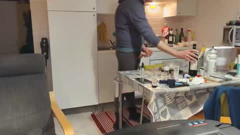 Snapshot of androx77 chatting on 01-18-25, 06:10 androx77 online show from 01-18-25, 06:10