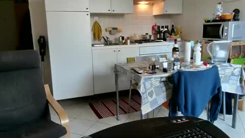 Snapshot of androx77 chatting on 02-04-25, 11:38 androx77 online show from 02-04-25, 11:38