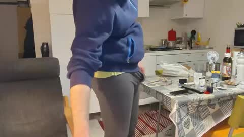 Snapshot of androx77 chatting on 02-04-25, 05:45 androx77 online show from 02-04-25, 05:45