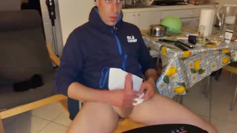 Snapshot of androx77 chatting on 02-10-25, 11:02 androx77 online show from 02-10-25, 11:02