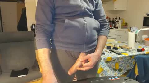 Snapshot of androx77 chatting on 02-11-25, 05:18 androx77 online show from 02-11-25, 05:18