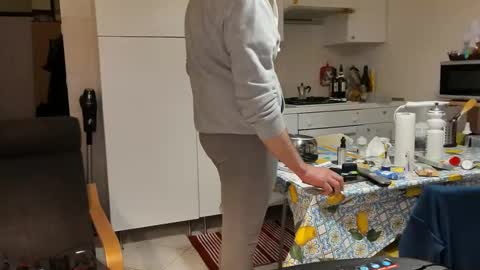 Snapshot of androx77 chatting on 02-21-25, 05:42 androx77 online show from 02-21-25, 05:42