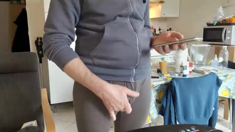 Snapshot of androx77 chatting on 02-26-25, 10:47 androx77 online show from 02-26-25, 10:47