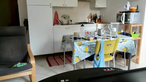 Snapshot of androx77 chatting on 09-09-25, 09:20 androx77 online show from 09-09-25, 09:20