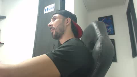 Snapshot of andruwang chatting on 12-06-24, 03:52 Andru online show from 12-06-24, 03:52
