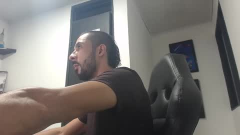 Snapshot of andruwang chatting on 01-03-25, 05:39 Andru online show from 01-03-25, 05:39