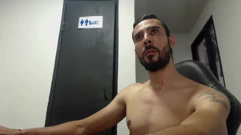 Snapshot of andruwang chatting on 09-26-25, 04:55 Andru online show from 09-26-25, 04:55