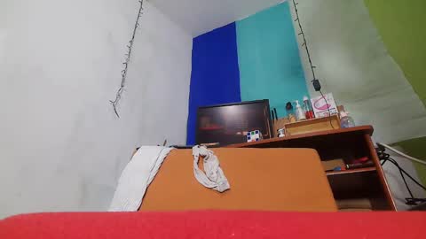 Snapshot of andrykasandry chatting on 01-05-25, 03:32 andrykasandry online show from 01-05-25, 03:32