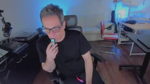 Andrew online show from 10-06-25, 04:21