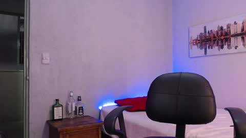 Snapshot of andy_bapho chatting on 01-12-25, 03:25 ANDY online show from 01-12-25, 03:25
