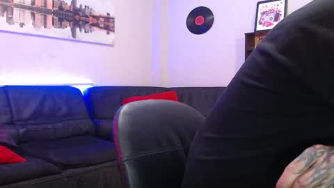 Snapshot of andy_bapho chatting on 09-10-25, 03:12 ANDY online show from 09-10-25, 03:12