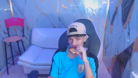 andy_dan1 online show from 10-09-25, 03:10