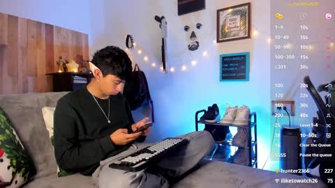 Snapshot of andy_guez_11 chatting on 12-17-24, 01:05 andy_guez_11 online show from 12-17-24, 01:05