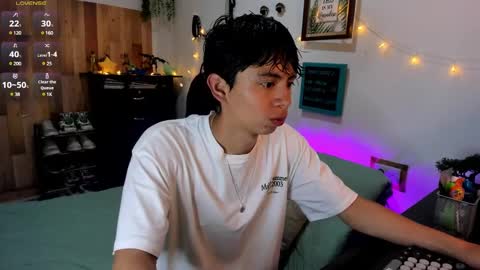 Snapshot of andy_guez_11 chatting on 01-13-25, 09:52 andy_guez_11 online show from 01-13-25, 09:52