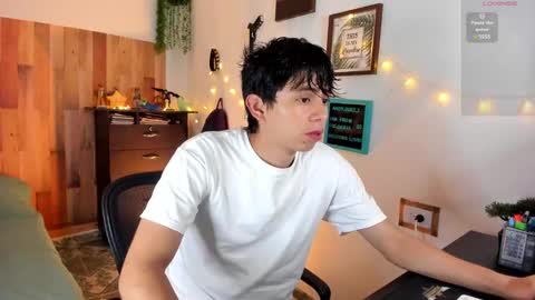 Snapshot of andy_guez_11 chatting on 01-18-25, 10:06 andy_guez_11 online show from 01-18-25, 10:06