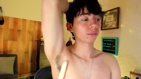 Snapshot of andy_guez_11 chatting on 01-25-25, 01:30 andy_guez_11 online show from 01-25-25, 01:30