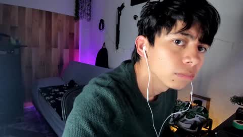 Snapshot of andy_guez_11 chatting on 02-04-25, 09:49 andy_guez_11 online show from 02-04-25, 09:49