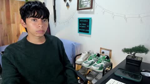 Snapshot of andy_guez_11 chatting on 02-04-25, 12:55 andy_guez_11 online show from 02-04-25, 12:55