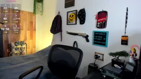 Snapshot of andy_guez_11 chatting on 02-14-25, 12:57 andy_guez_11 online show from 02-14-25, 12:57