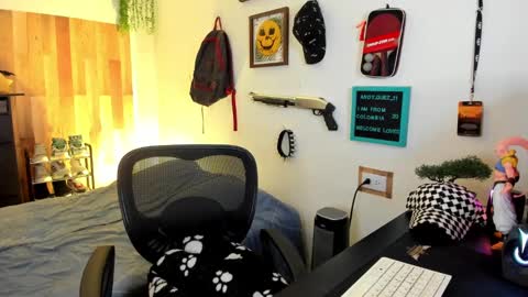 Snapshot of andy_guez_11 chatting on 02-24-25, 01:10 andy_guez_11 online show from 02-24-25, 01:10