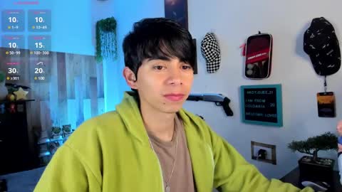 Snapshot of andy_guez_11 chatting on 02-28-25, 10:41 andy_guez_11 online show from 02-28-25, 10:41