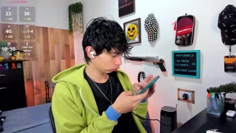 Snapshot of andy_guez_11 chatting on 03-03-25, 10:38 andy_guez_11 online show from 03-03-25, 10:38