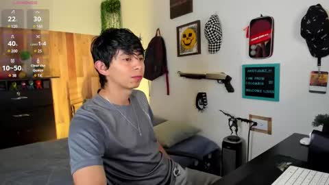 Snapshot of andy_guez_11 chatting on 03-05-25, 10:00 andy_guez_11 online show from 03-05-25, 10:00