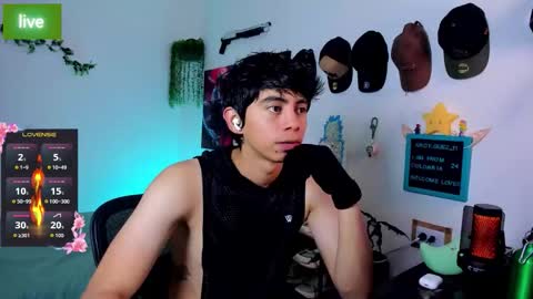 Snapshot of andy_guez_11 chatting on 09-21-25, 10:06 andy_guez_11 online show from 09-21-25, 10:06