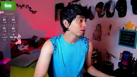 Snapshot of andy_guez_11 chatting on 10-06-25, 10:02 andy_guez_11 online show from 10-06-25, 10:02