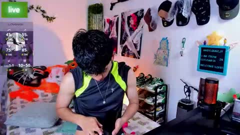 Snapshot of andy_guez_11 chatting on 10-25-25, 10:01 andy_guez_11 online show from 10-25-25, 10:01