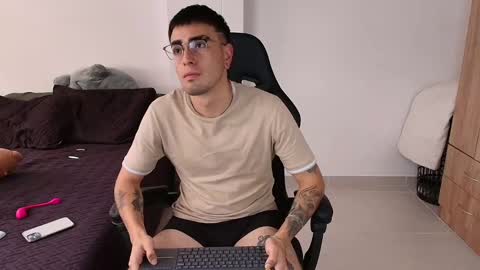 Andres online show from 02-21-25, 04:59