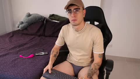 Andres online show from 03-07-25, 01:18