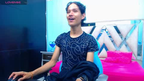 Snapshot of andy_staar18 chatting on 10-04-25, 12:03 andy online show from 10-04-25, 12:03