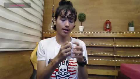 Snapshot of andy_staar18 chatting on 10-08-25, 01:09 andy online show from 10-08-25, 01:09