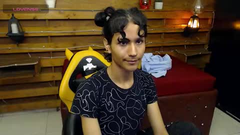 Snapshot of andy_staar18 chatting on 10-11-25, 11:20 andy online show from 10-11-25, 11:20