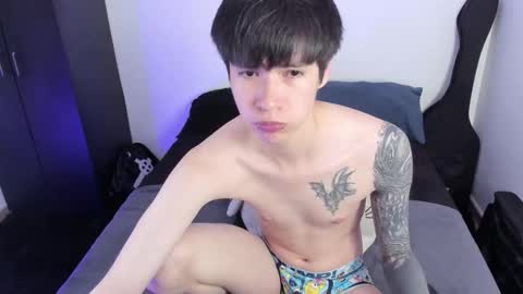 Snapshot of andy_twiink chatting on 10-11-25, 07:34 twx Andy twink3 online show from 10-11-25, 07:34