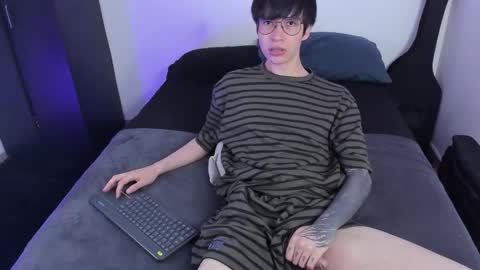 Snapshot of andy_twiink chatting on 10-25-25, 03:03 twx Andy twink3 online show from 10-25-25, 03:03