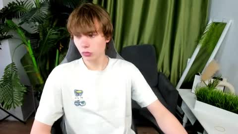 Snapshot of andyjey_ chatting on 06-26-26, 07:29 Mandy and Andy online show from 06-26-26, 07:29