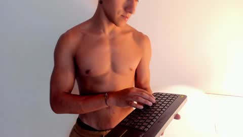 Andy Joy  online show from 01-10-25, 05:56