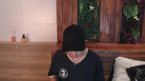 Snapshot of andyjoy_ chatting on 09-29-25, 11:37 Andy Joy online show from 09-29-25, 11:37